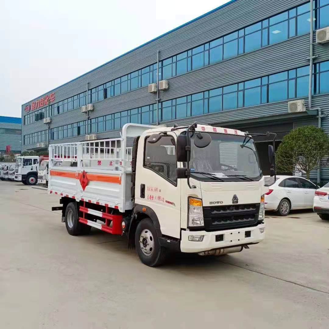 氣瓶運輸車 ?；愤\輸中的安全衛士